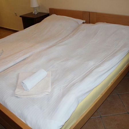 Prenociste "Magnus" Bed & Breakfast Slavonski Brod Bagian luar foto