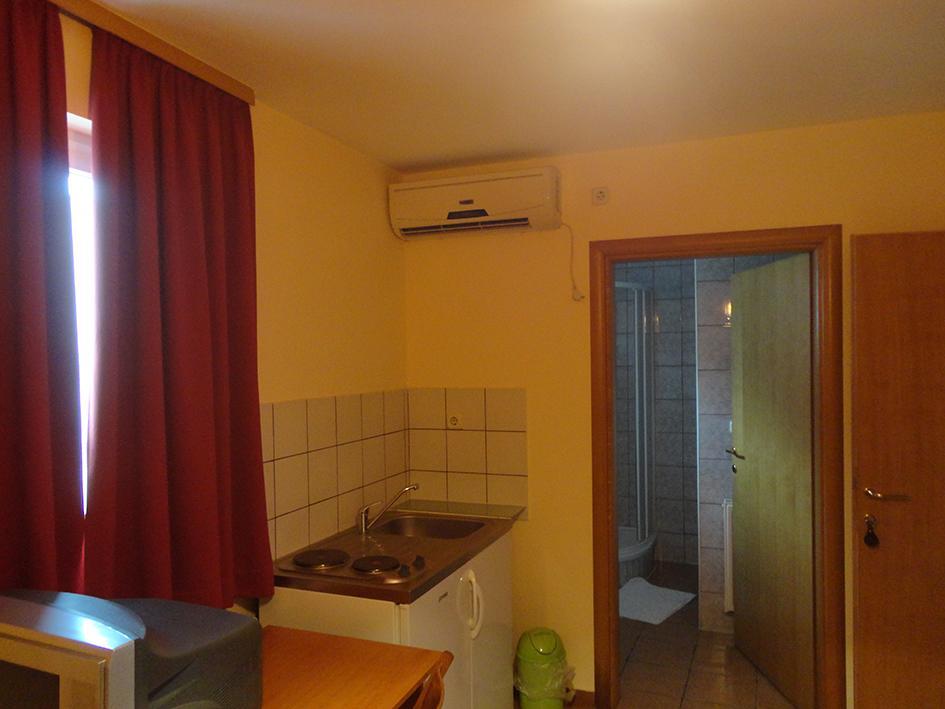 Prenociste "Magnus" Bed & Breakfast Slavonski Brod Bagian luar foto