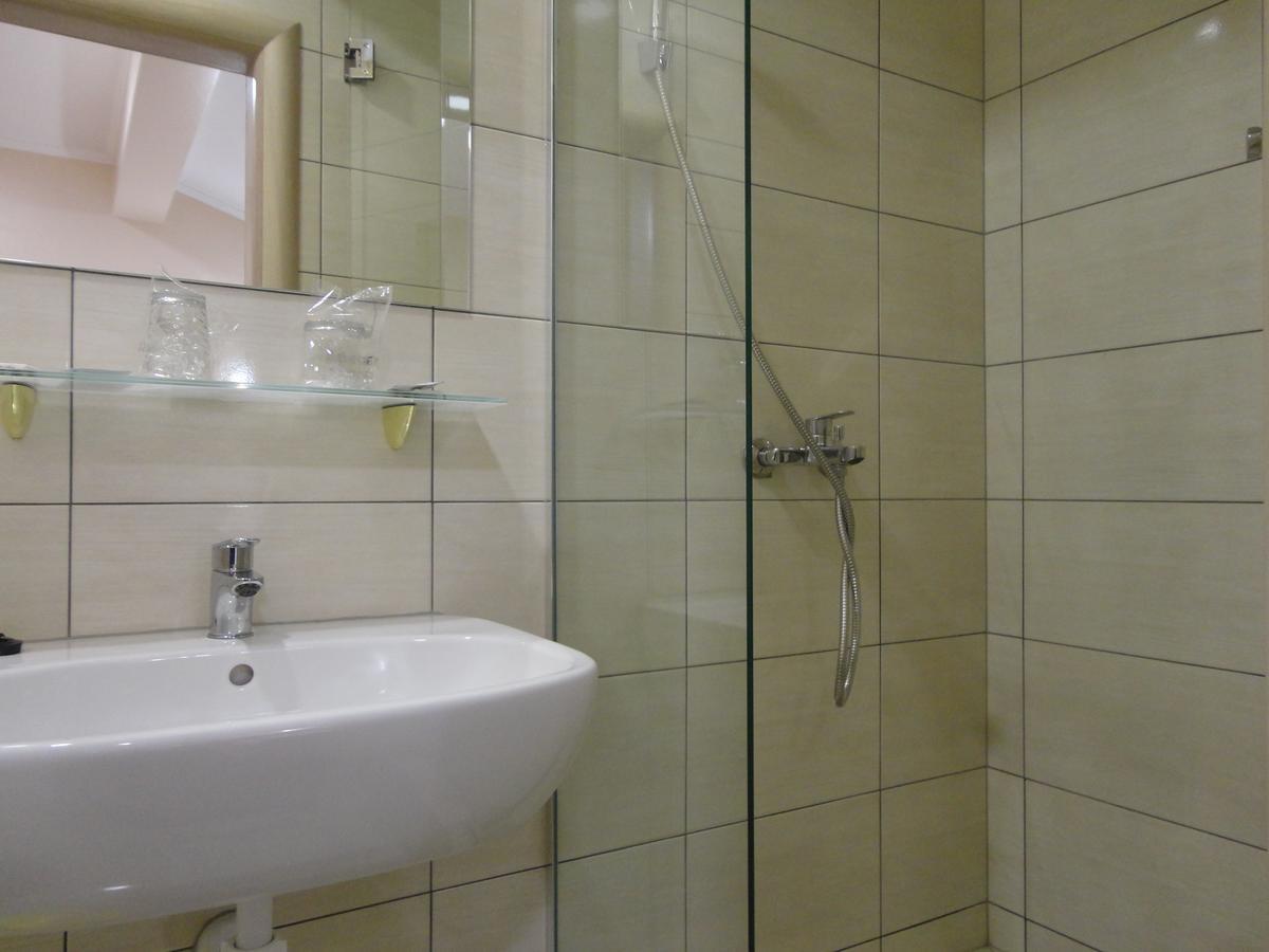 Prenociste "Magnus" Bed & Breakfast Slavonski Brod Bagian luar foto