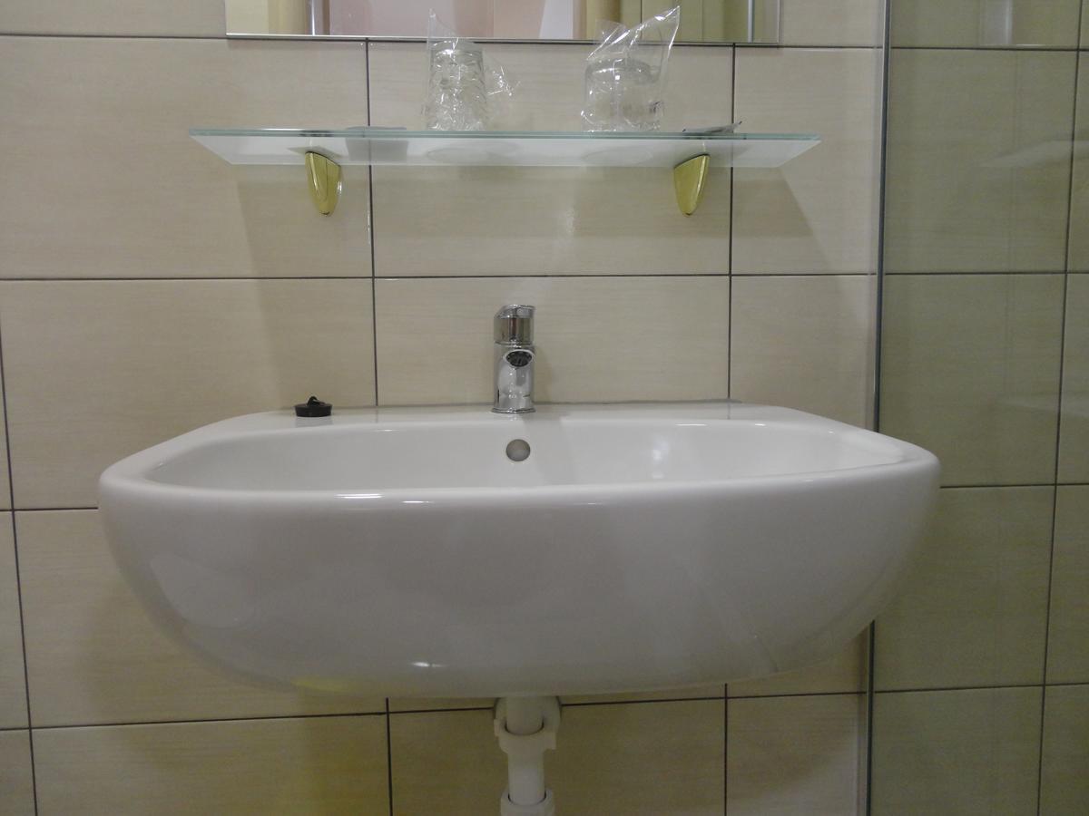 Prenociste "Magnus" Bed & Breakfast Slavonski Brod Bagian luar foto