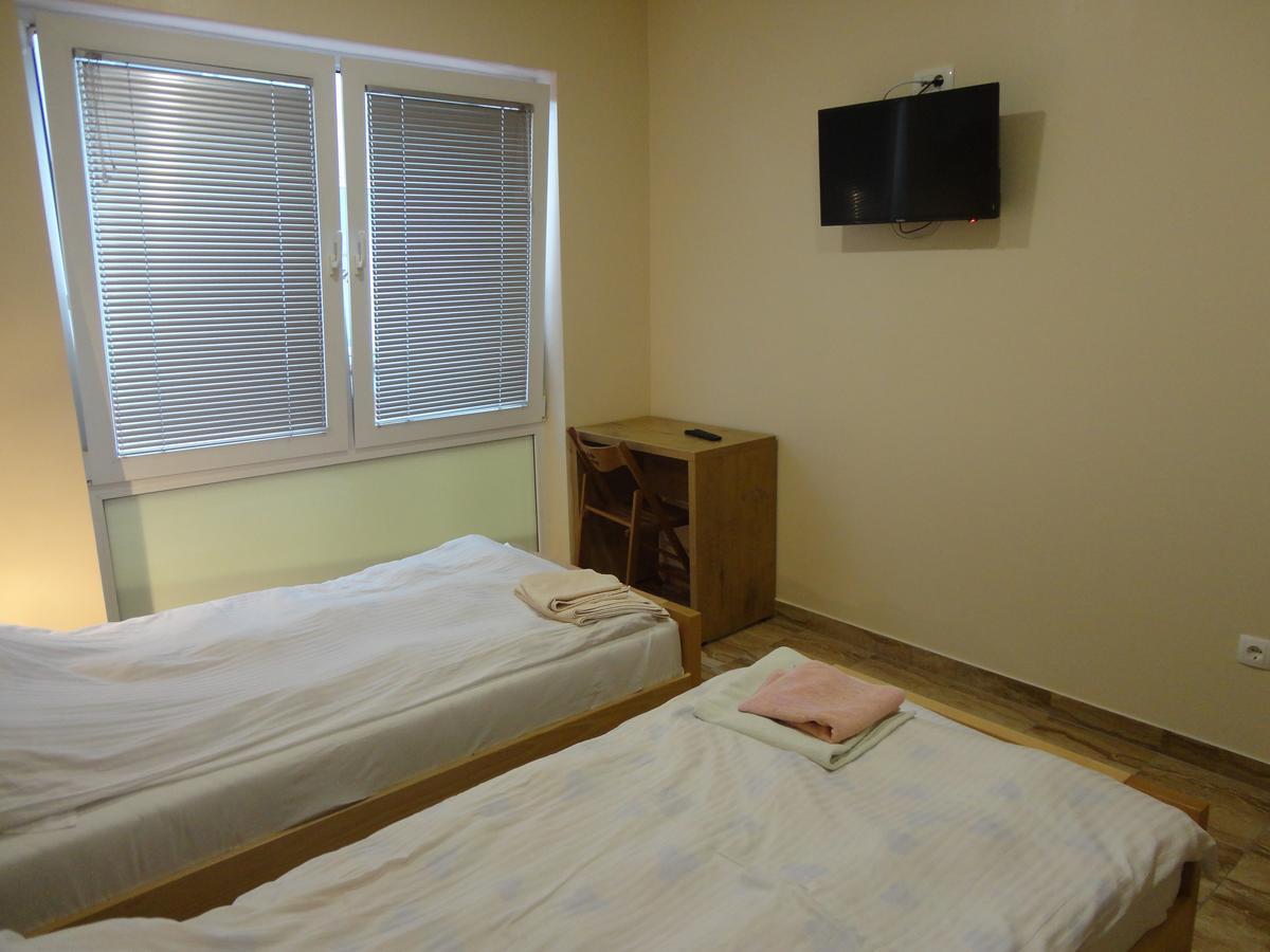 Prenociste "Magnus" Bed & Breakfast Slavonski Brod Bagian luar foto