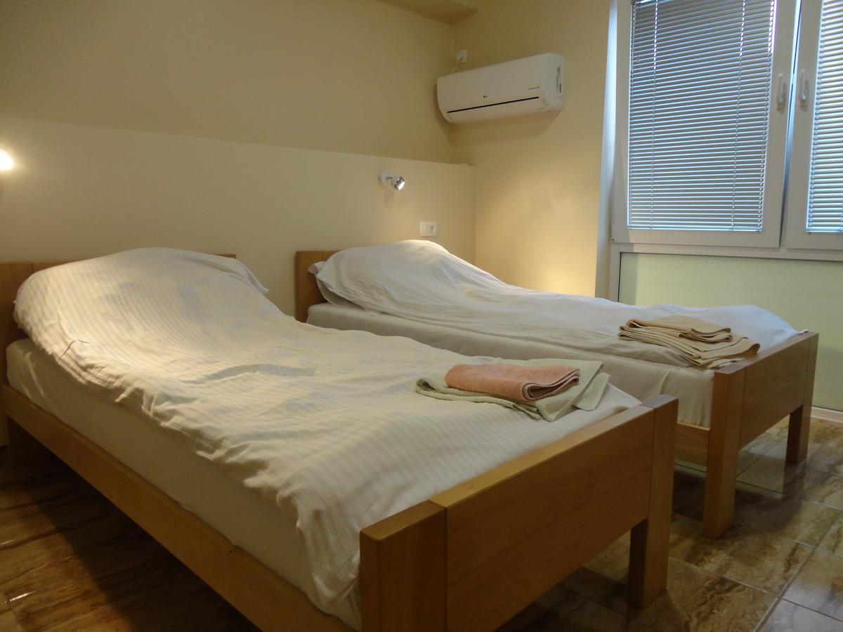 Prenociste "Magnus" Bed & Breakfast Slavonski Brod Bagian luar foto