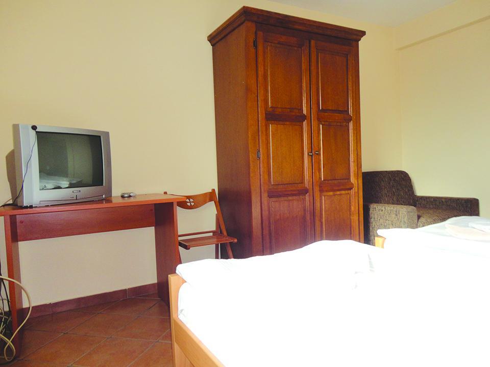 Prenociste "Magnus" Bed & Breakfast Slavonski Brod Bagian luar foto