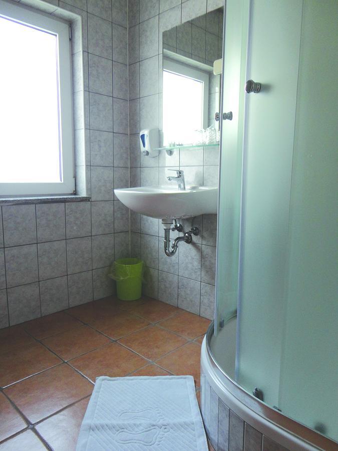Prenociste "Magnus" Bed & Breakfast Slavonski Brod Bagian luar foto