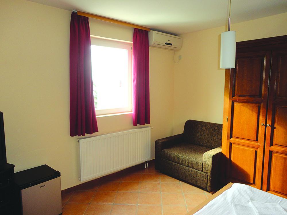 Prenociste "Magnus" Bed & Breakfast Slavonski Brod Bagian luar foto