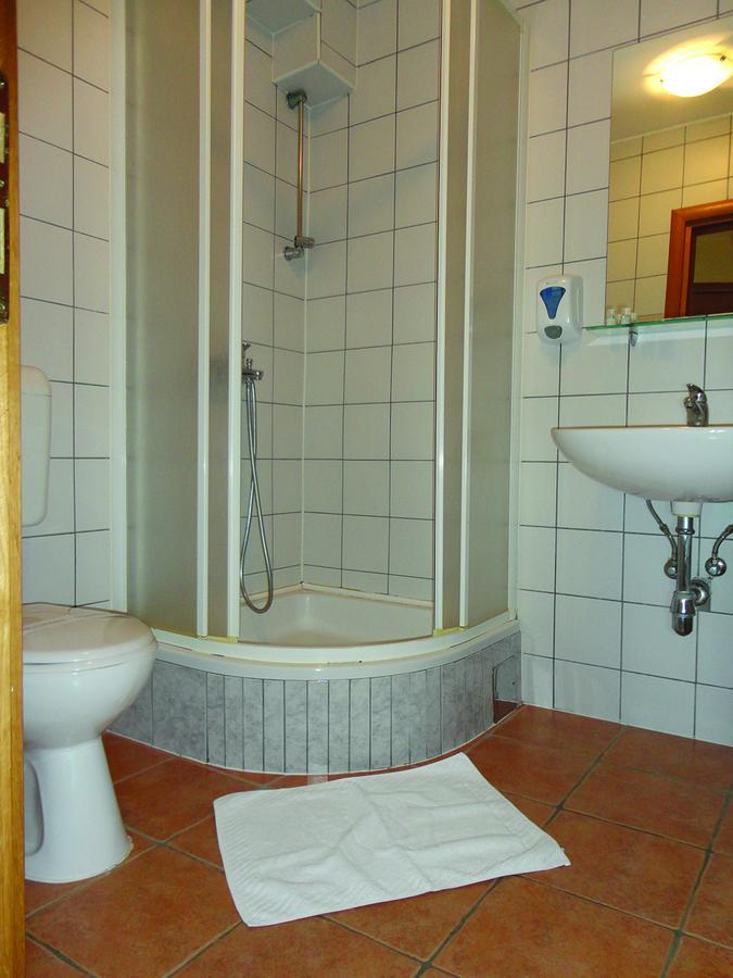 Prenociste "Magnus" Bed & Breakfast Slavonski Brod Bagian luar foto