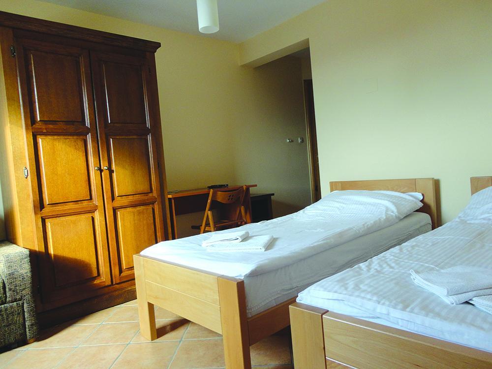 Prenociste "Magnus" Bed & Breakfast Slavonski Brod Bagian luar foto
