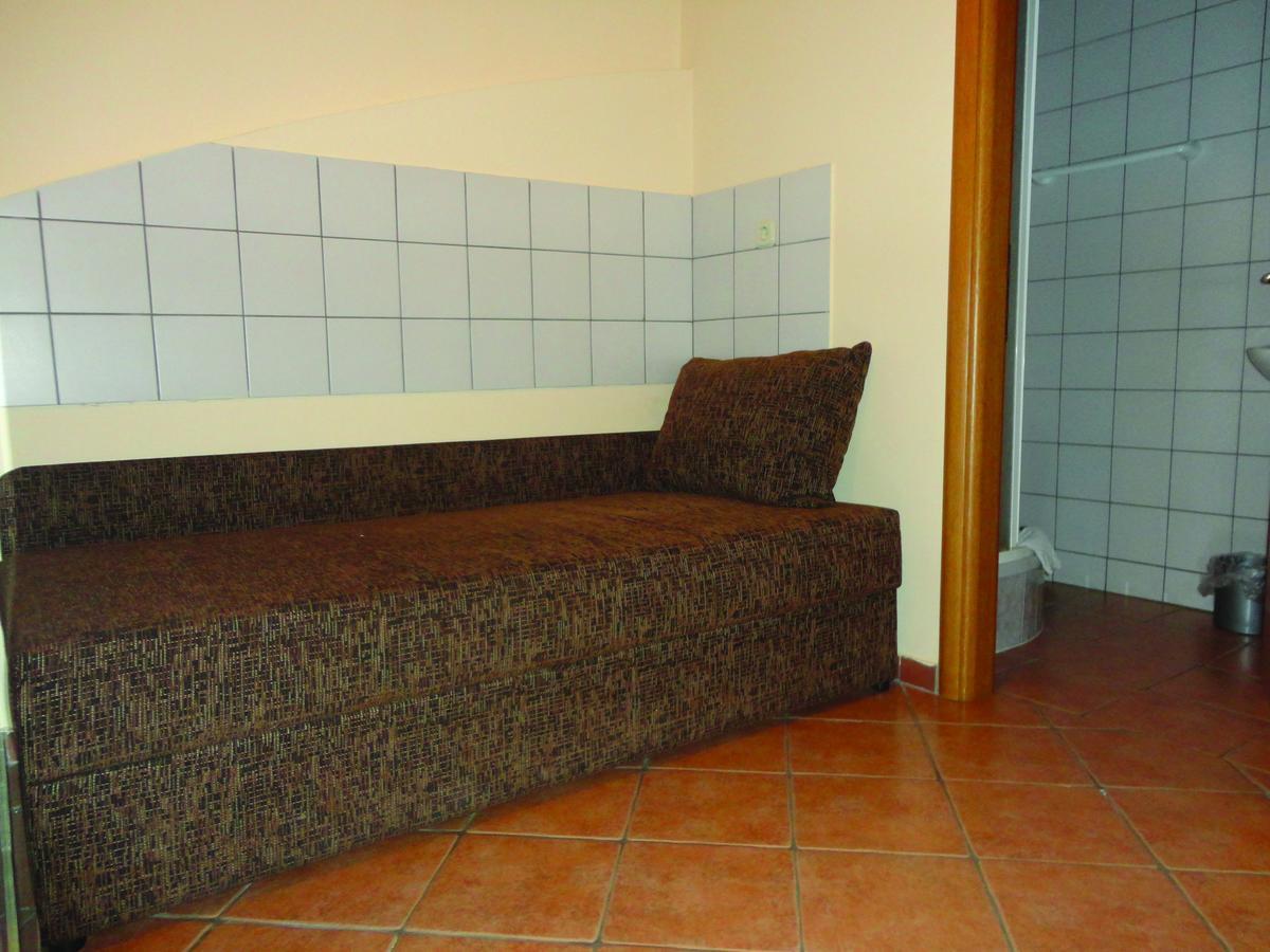 Prenociste "Magnus" Bed & Breakfast Slavonski Brod Bagian luar foto