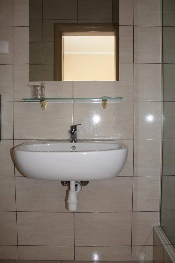 Prenociste "Magnus" Bed & Breakfast Slavonski Brod Bagian luar foto