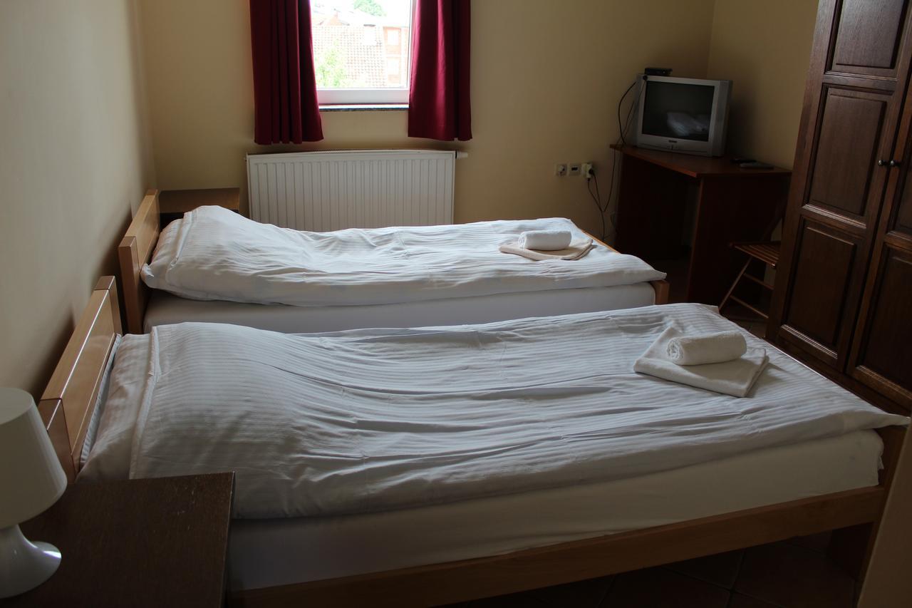 Prenociste "Magnus" Bed & Breakfast Slavonski Brod Bagian luar foto