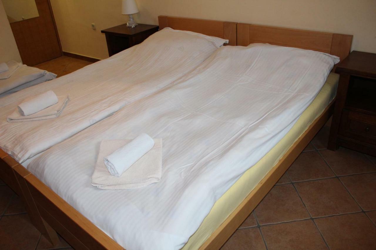 Prenociste "Magnus" Bed & Breakfast Slavonski Brod Bagian luar foto