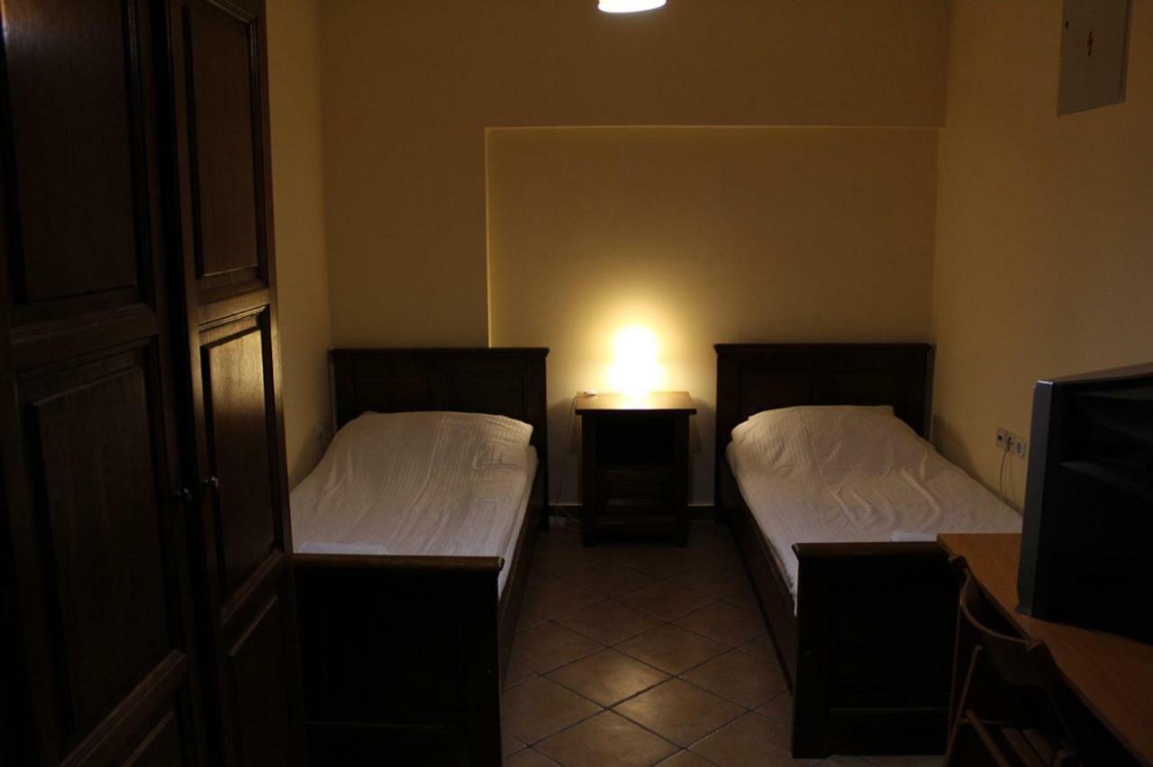 Prenociste "Magnus" Bed & Breakfast Slavonski Brod Bagian luar foto